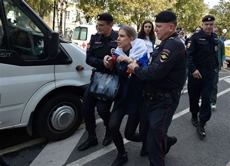 The Latest Police Arrest Hundreds At Moscow Vote Protest