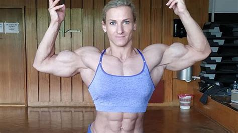 Muscle Girl Lenka Ferenčuková Flexing Her Big Biceps Youtube