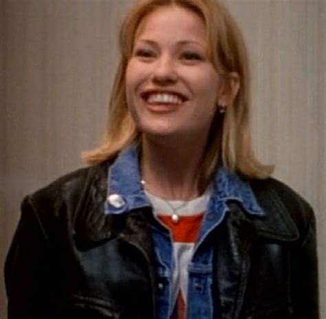 Joey Lauren Adams Seemingly Hasn T Aged A Day Since Chasing Amy