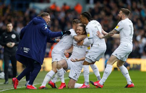 Whether it's the very latest transfer news from elland road, match previews and reports or news about the whites' progress in the league or fa cup, we've got it covered. Many Leeds fans respond to Angus Kinnear's 'Machiavellian ...