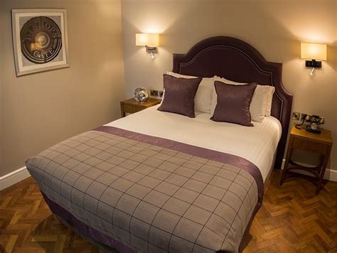 Bishops Gate Hotel Updated 2018 Prices And Reviews Derry Northern