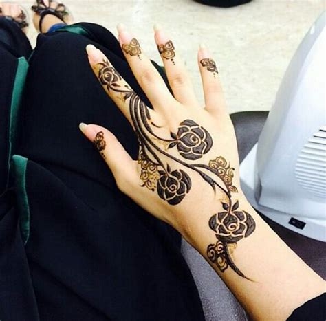 20 Unique And Latest Mehndi Designs For This Festive Season