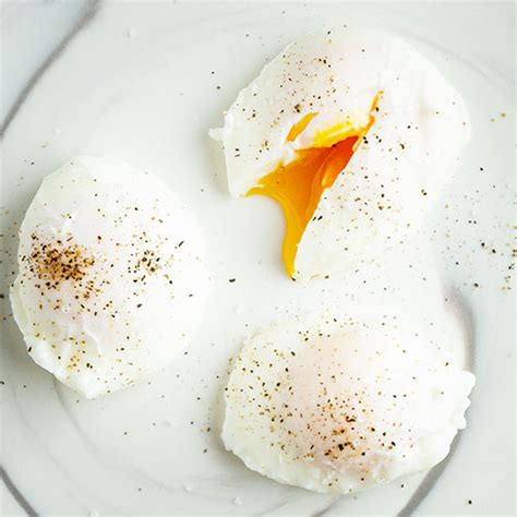How To Make Perfect Poached Eggs Poached Egg Recipe How To Cook Recipes