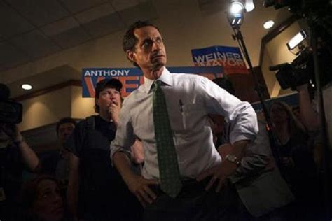 Anthony Weiner Flips Off Reporters After Crushing Loss In Ny Mayoral Campaign