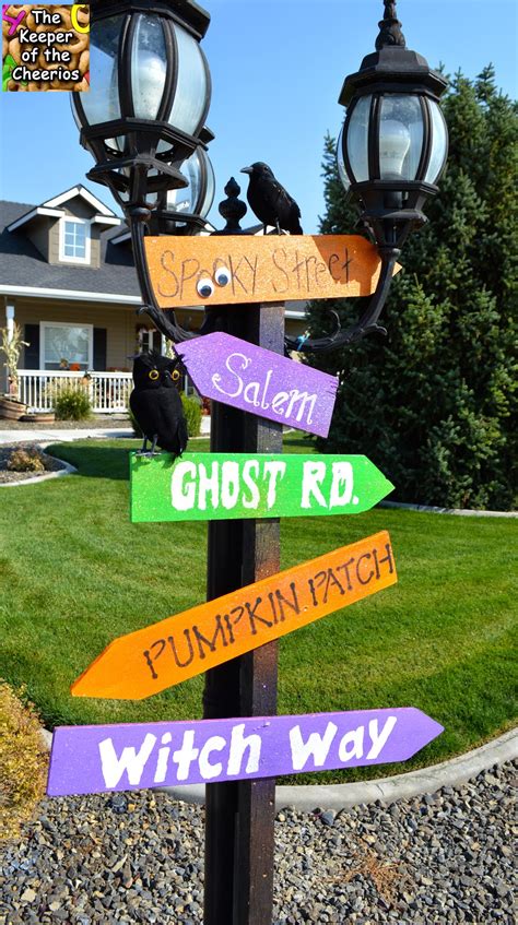 Diy crafts, diy projects, diy decorations, diy furniture plans, painting and polish ideas, diy gifts, diy headboard, diy home decor, diy wedding plans.diy yard signs are popular among all companies, associates or other departments to attract the attention of the people. Halloween Yard Sign- made with scrap wood