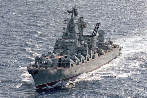 ucrânia alega ter danificado cruzador russo moskva poder naval
