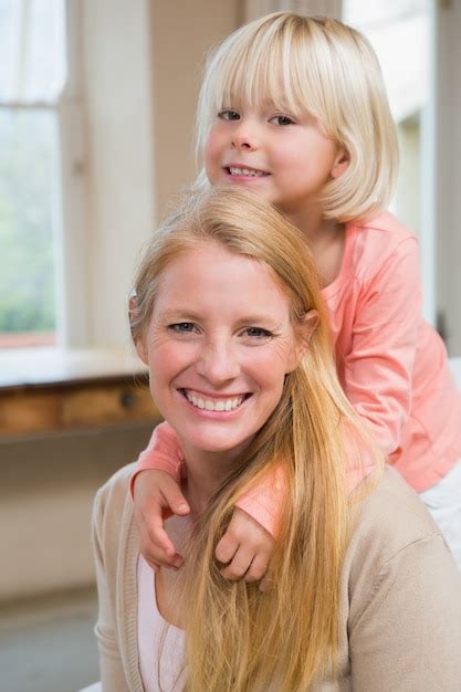 Feliz Madre E Hija Juntas Foto Premium