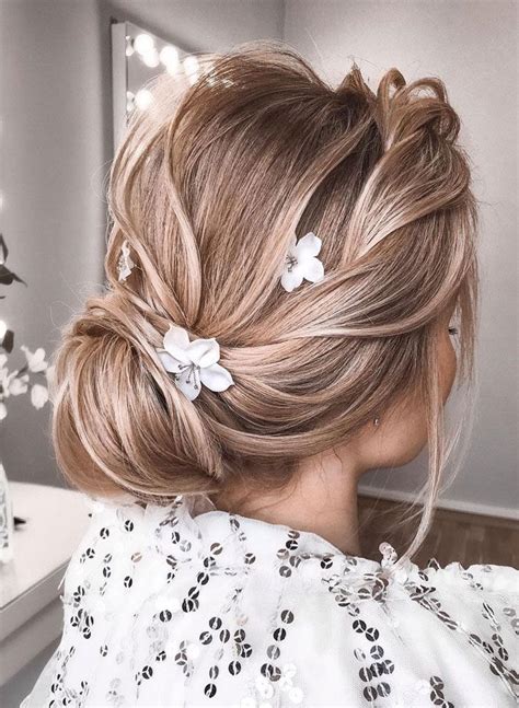 44 Messy Updo Hairstyles The Most Romantic Updo To Get An Elegant