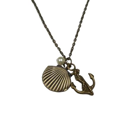 This Shell Necklace Locket Opens To Keep Your Secret Wishes Inside You