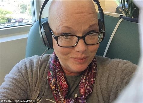 Espns Shelley Smith Returns On Air Bald 6 Months After Breast Cancer