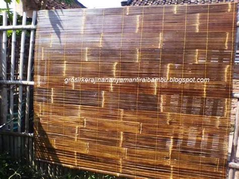 Pada dasarnya bahan bambu merupakan material yang mudah untuk dibentuk karena memiliki sifat yang lentur dan kuat. HARGA TIRAI BAMBU MOTIF BIASA - Jual kerajinan bambu,kerajinan bambu jogja,kerajinan bambu kayu