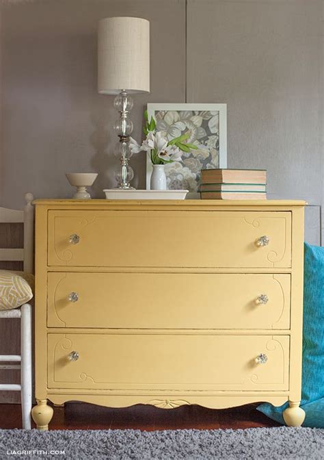 This was a curbside find that i knew had real potential. 17 Best images about Bedroom Furniture Chalk Paint® on ...