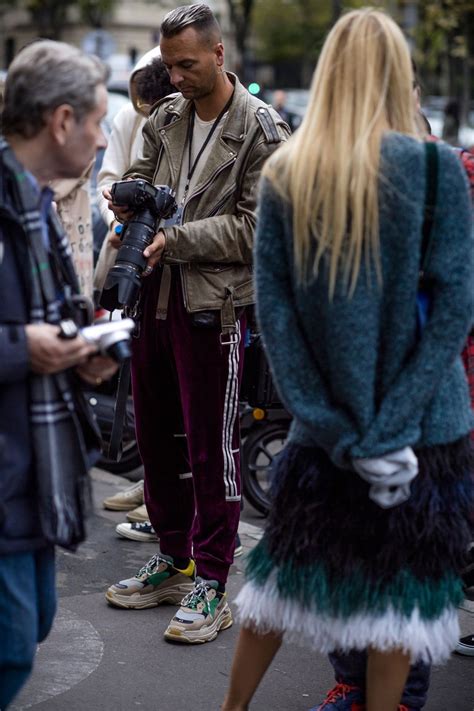 Paris Womens Fashion Week Ss18 The Strongest Street Style British Gq Paris Street Style