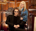 Robin Gibb wakes from coma after 12 days, surrounded by his family ...
