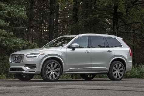 Our suv safety technology includes structural features and automatic systems that assist your everyday driving, to help keep. 2020 Volvo XC90: A Trim Comparison - Auto Review Hub