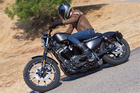 It has a beastly look that is classic at the same time as it is modern. 2017 Harley-Davidson Sportster Iron 883 vs. Yamaha Star ...