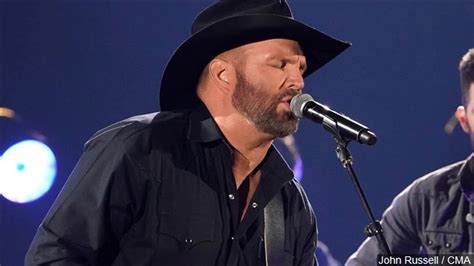 Garth Brooks Concert Goers Will Have To Wear Masks In Certain Areas