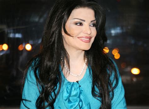 قالت نضال الأحمدية أن عمرو دياب رجل جميل، لكنه يقوم بتصرفات تشبه المرأة، وأكدت نضال الأحمدية أن صحفي آخر يعمل لدى مؤسستها ه. جولولي | شادي خليفة: لابد أن توضع نضال الأحمدية عند حدها