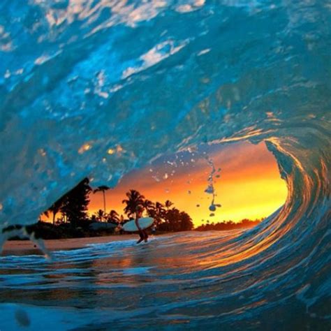 Spectacular Photos Taken Inside Gigantic Waves 24 Pics Waves Ocean