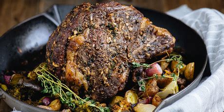 A roast smaller with less than 3 ribs is difficult to cook to the proper doneness desired for prime rib. Vegetable To Go Eith Prime Rib : Standing Rib Roast This ...