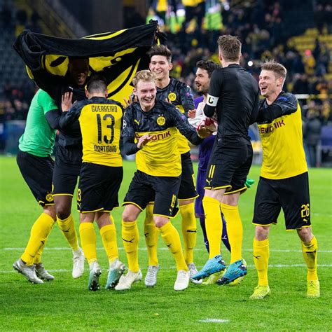 Erleben sie das champions league fußball spiel zwischen fc barcelona und fc bayern münchen live mit berichterstattung von eurosport. 17 Best Photos Wann Spielt Dortmund In Der Champions ...