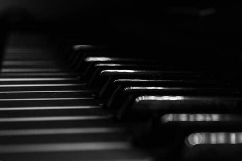Dark Piano Wallpaper