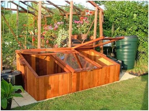 We won't talk about upcycling yet, we'll do that later on, but for now we can talk about buying new materials. 5 Fabulous Greenhouses that You can Construct Yourself