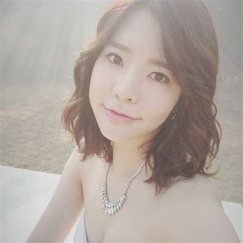 Snsd Sunny Posed For A Pretty Selfie Wonderful Generation