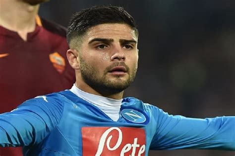 Born 4 june 1991) is an italian professional footballer who plays as a forward for serie a club napoli, for which he is captain, and the italy national team. Lorenzo Insigne: schiaffi alla moglie e polemiche per lo ...