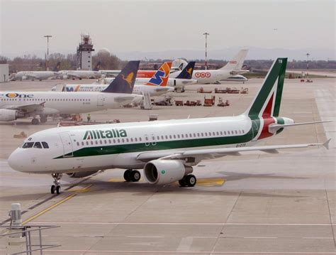 Italian Airline Alitalia Heads Toward Reorganization The Seattle Times
