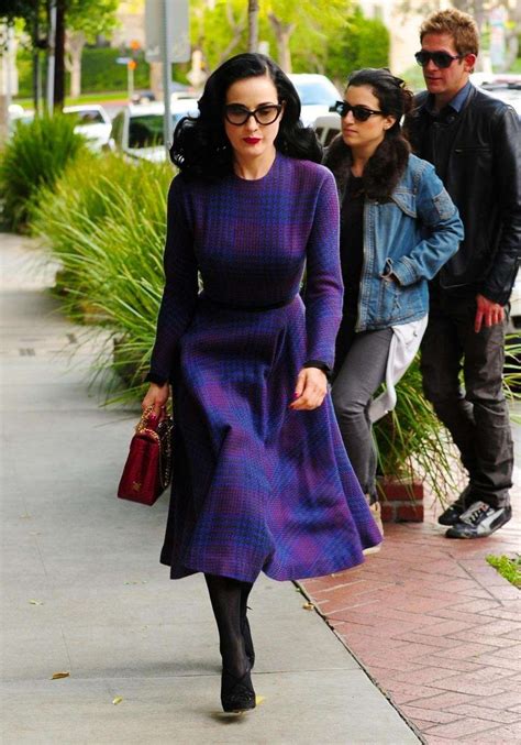 Dita Von Teese Street Style Looks Nothing Like A Street She Looks Like A Lady Fashion Mode