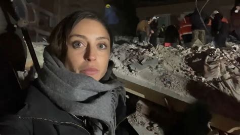 À Antakya Avec Les Sauveteurs Au Milieu Des Décombres Euronews