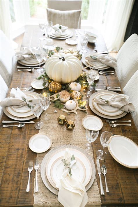 This Is An Amazing Thanksgiving Tablescape That You Can Totally Create On  Thanksgiving Table