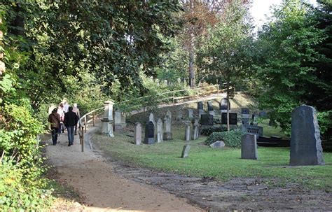 Kulturgeschichte In Siegburg Ein Neuer Weg Für Den Jüdischen Friedhof