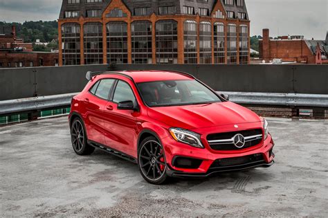 2015 Mercedes Amg Gla 45 Trims And Specs Carbuzz