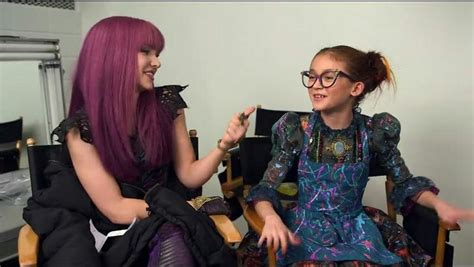 Dove Cameron In Descendants 2 Behind The Scene With Anna Cathcart As