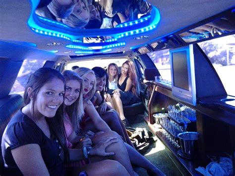 Top 6 Reasons For A Girls’ Night Out Using A Limousine