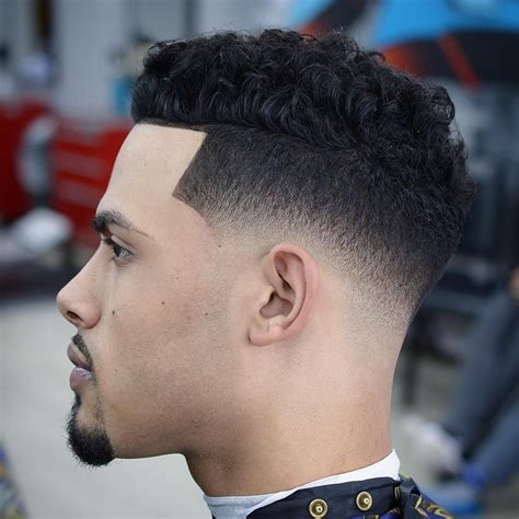 The following awesome mid fade haircut ideas can easily 45 mid fade haircuts that are stylish cool for 2020 in 2020 mid fade haircut fade haircut comb over fade haircut. Pin en Low Fade Haircuts