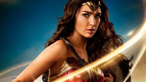 First Wonder Woman Reviews Are In And It Apparently Doesnt Suck
