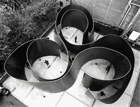 Calor Tengo Una Clase De Ingles Reina Richard Serra The Matter Of Time