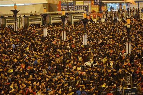 9 Amazing Photos That Show Just How Crowded China Can Get