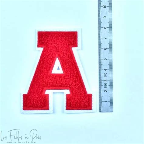 Ecusson lettres de l alphabet en éponge Rouge et blanc