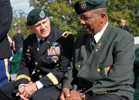 Green Berets Pay Tribute To Jfk At Arlington National