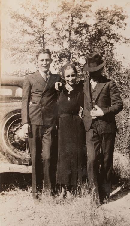 Rare Photos Of Bonnie Parker And Clyde Barrow And Tumbex