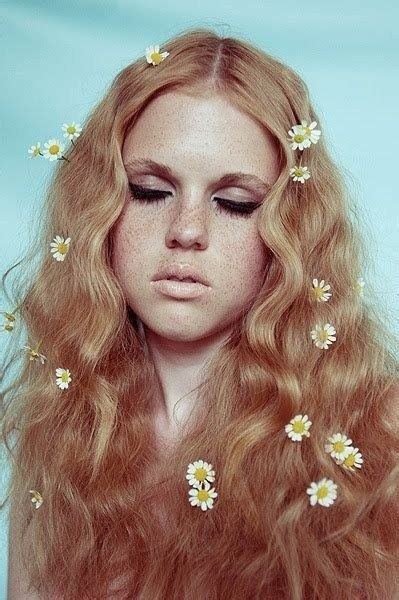 Bubblegum Hippie Hair 1970s Hairstyles Flowers In Hair