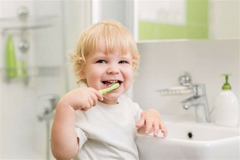 How To Brush Your Teeth For Kids 4 Practical Tips