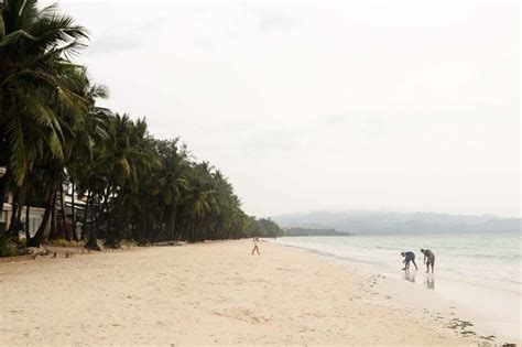 WATCH Boracay Residents Agree With Rehab Grapple With Closure Philstar Com