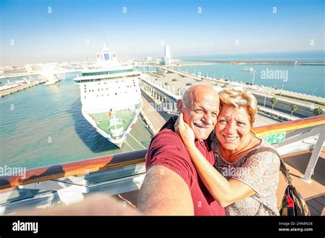 Retired Rich Couple Hi Res Stock Photography And Images Alamy