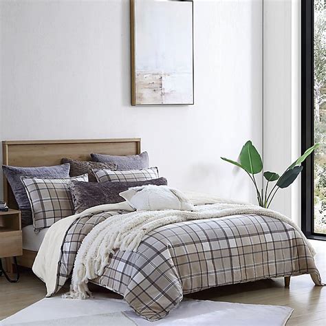 Shop 11 top ugg comforters and earn cash back from retailers such as bloomingdale's, macy's, and neiman marcus and others such as saks fifth avenue all in one place. UGG® Beacon 3-Piece Comforter Set | Bed Bath & Beyond