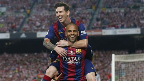 Lionel Messi Helped Convince Me To Stay At Barca Says Dani Alves